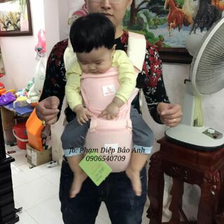 Địu ngồi cho bé yêu