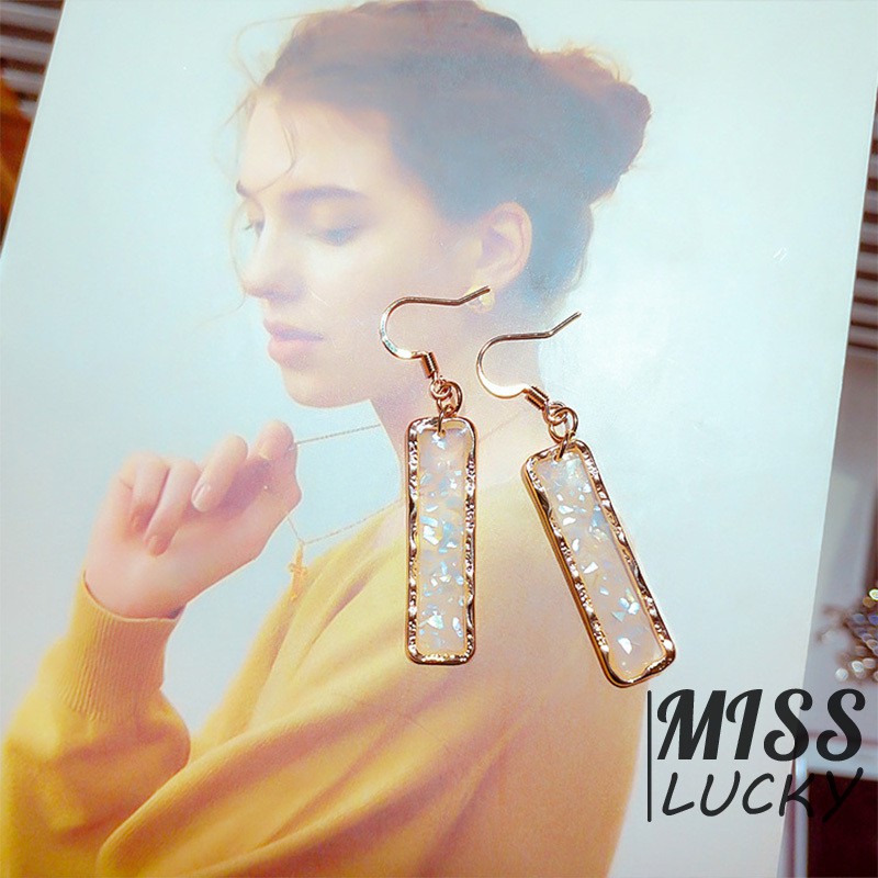 Khuyên tai nữ kiểu dáng thời trang phong cách Hàn Quốc