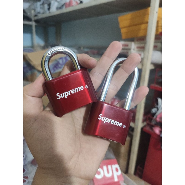 Ổ khóa mã số Supreme
