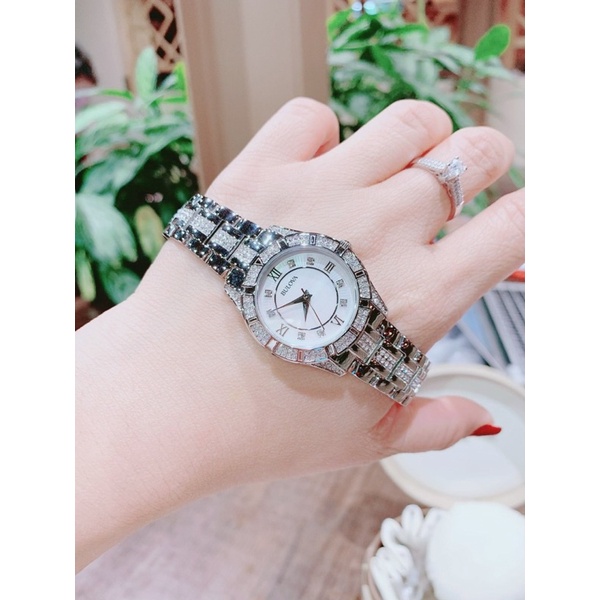 Đồng hồ nữ Bulova .