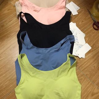 ÁO TẬP UNIQLO
