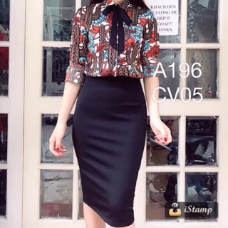 Chân váy bút chì xẻ sau