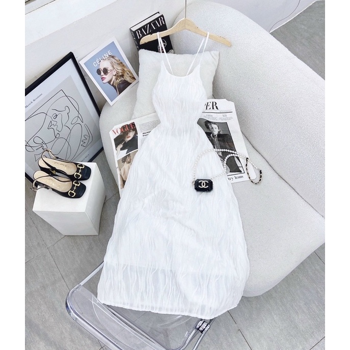 ĐẦM YẾM DÀI TRẮNG HỞ LƯNG CỘT DÂY