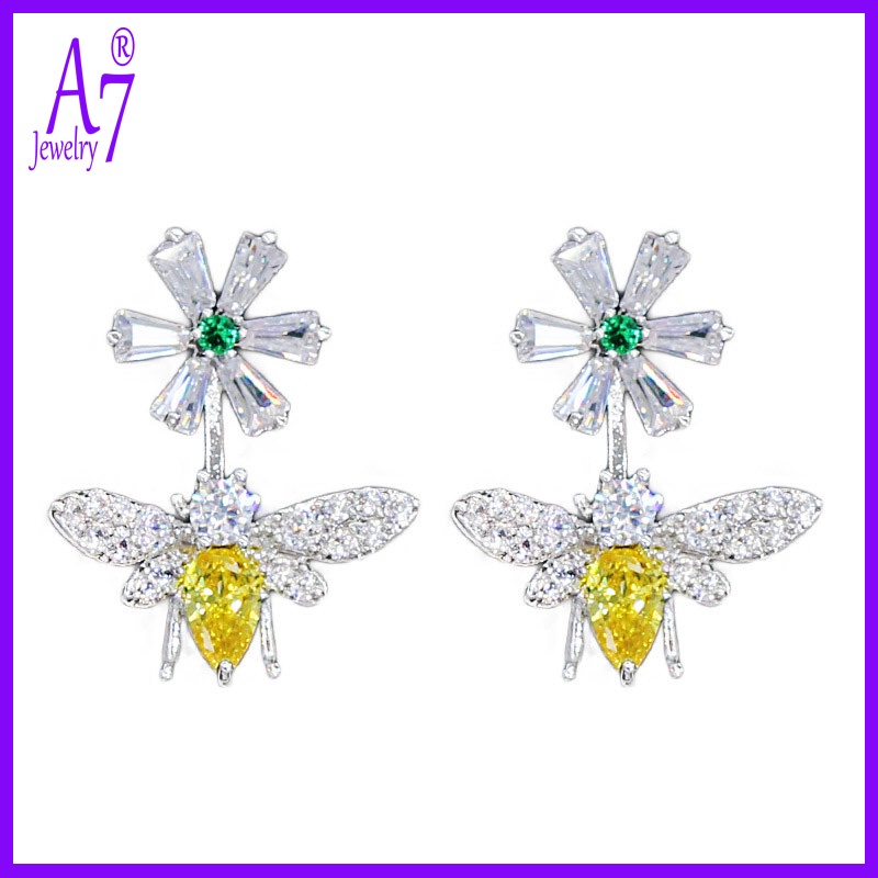 Đôi khuyên tai hình chú ong đính đá thời trang cho nữ