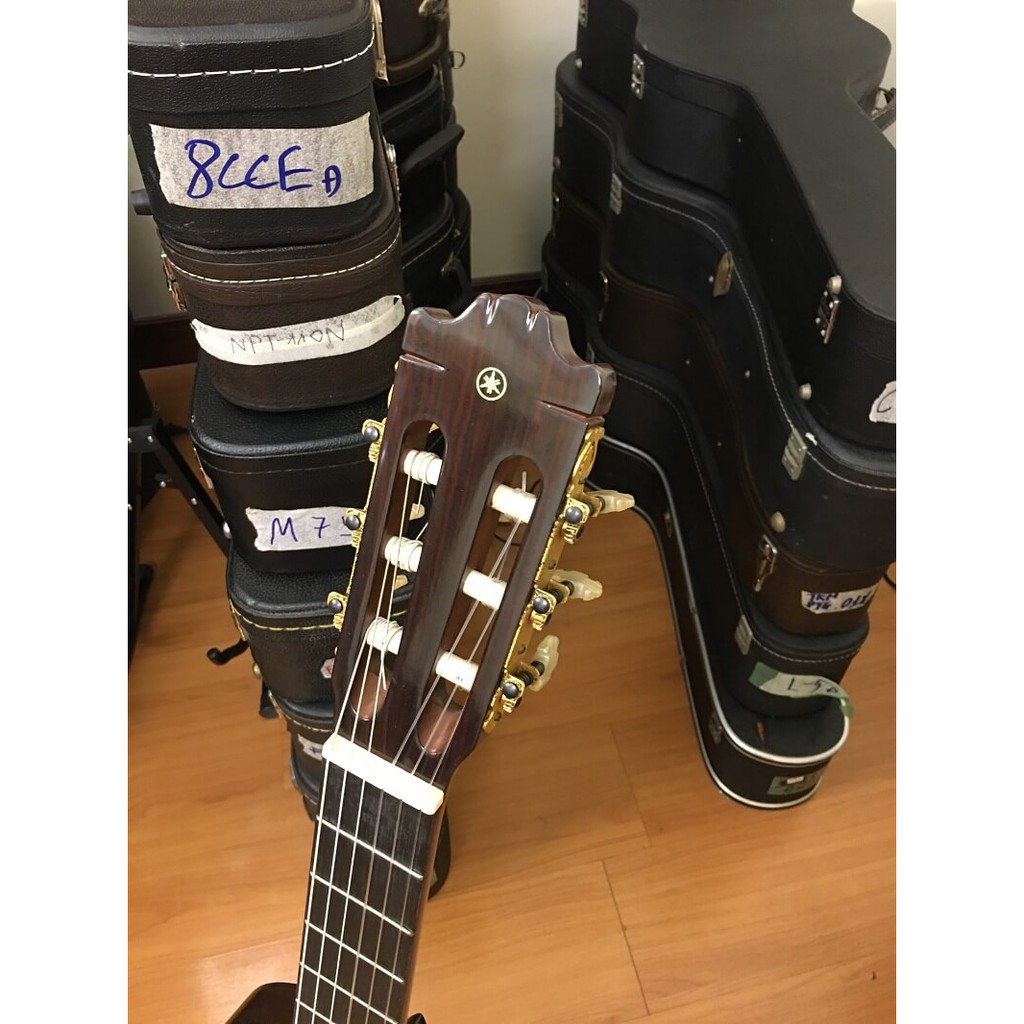 Guitar Classic Yamaha C200