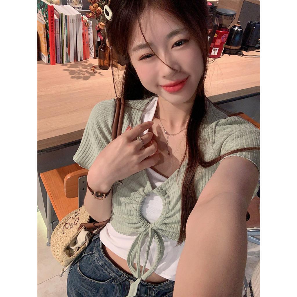 「 WELOVE1 」Set Áo hai dây Cổ Yếm Màu Sắc Tương Phản + Áo Khoác Cardigan Dây Rút Ngắn Cổ V Tay Dài Thời Trang Cho Nữ