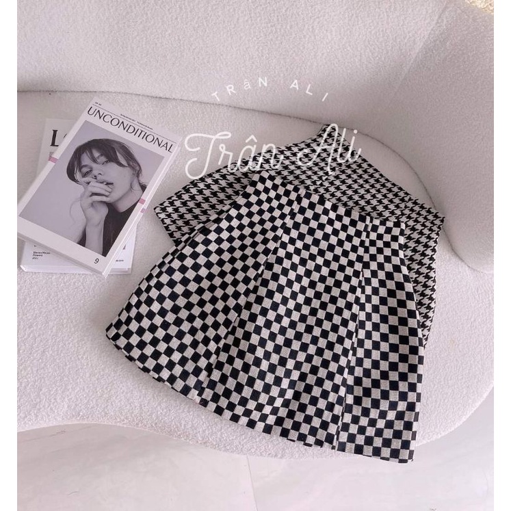 Có size S,M_ Chân váy form A họa tiết.