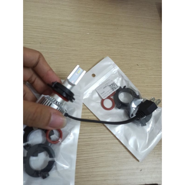 Adapter  giá đỡ chuyển đổi chân đèn pha,bắt chân Led H7 lắp cho các dòng xe Kia, Huyndai,....