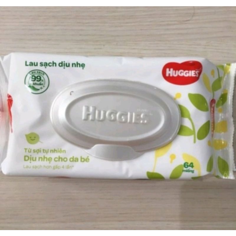 Combo 3 bịch Khăn ướt Huggies không mùi 64 tờ hàng khuyễn mãi