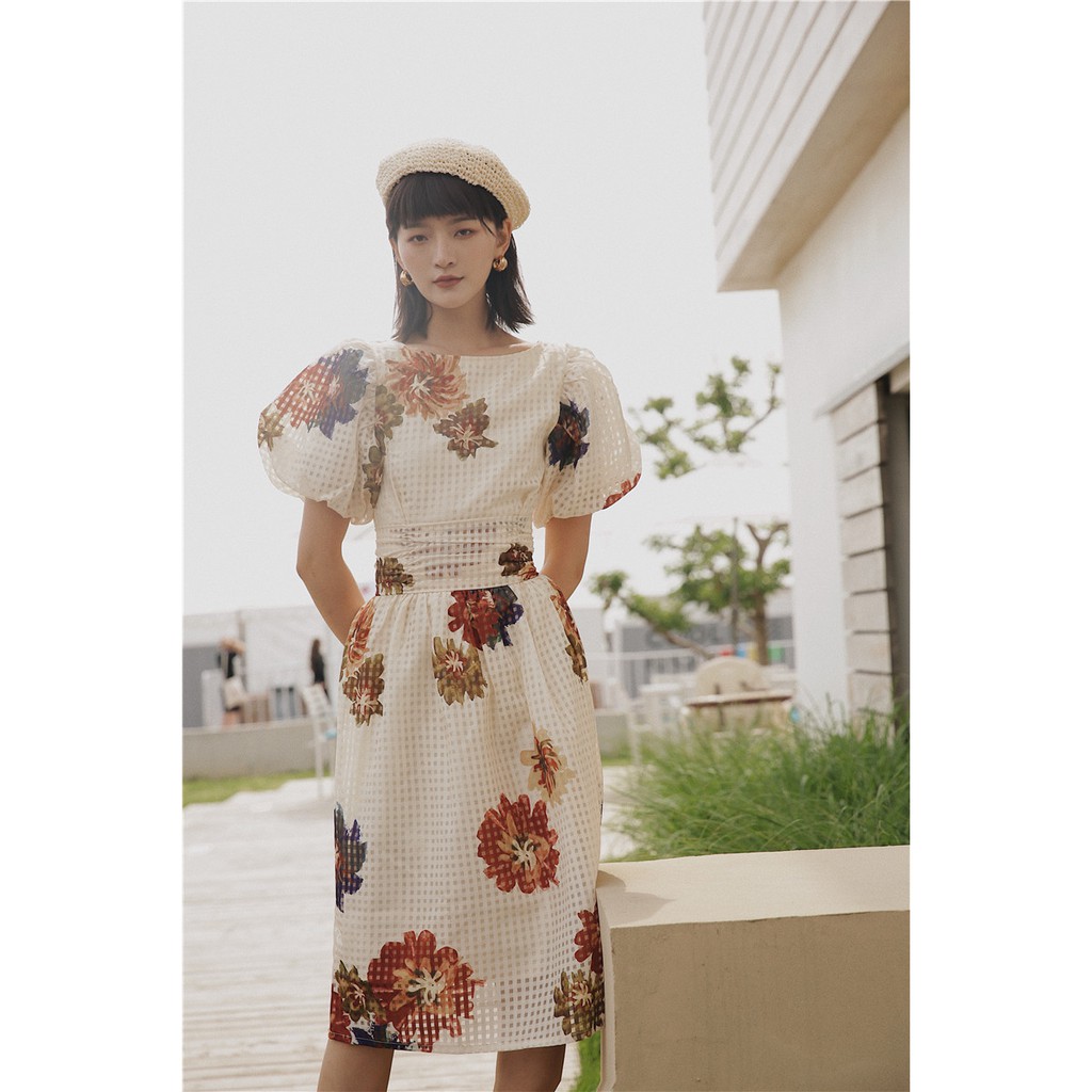 Đầm tay dài ren hoa 6 cánh 1552