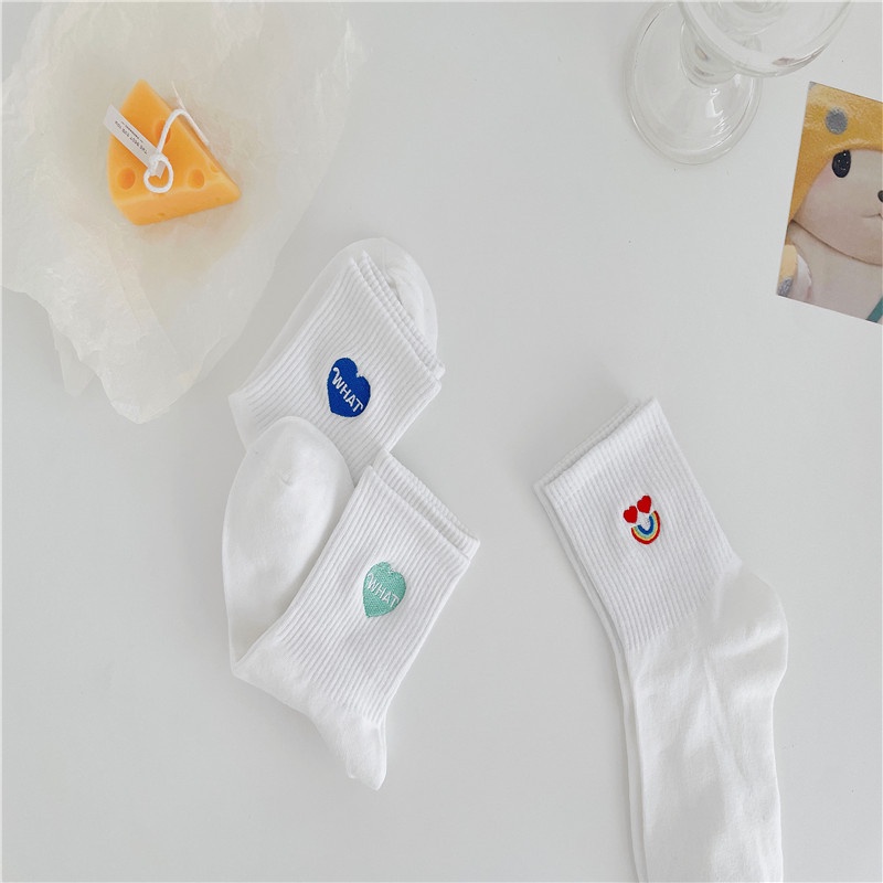 Vớ tất trắng thêu icon tim xanh gấu nâu nhỏ cổ cao