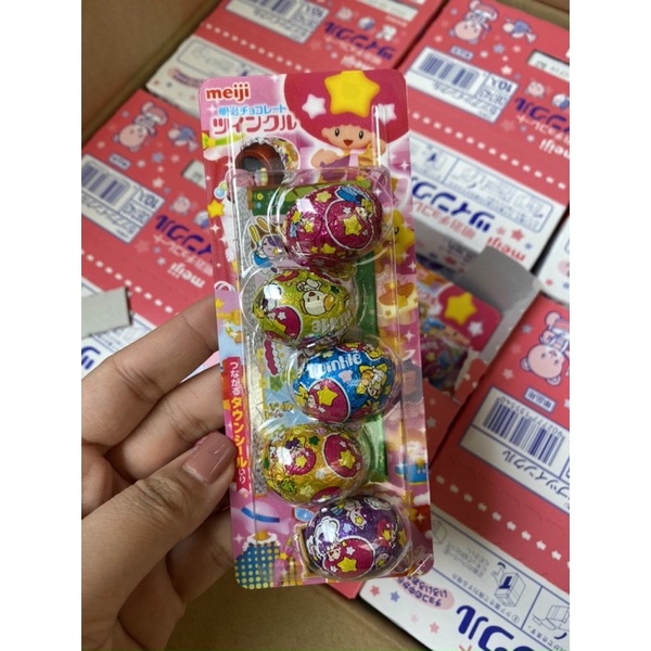 Kẹo Trứng Socola Meiji Twinkle Chocolate Egg 126g có Stickers (Nhật Bản)