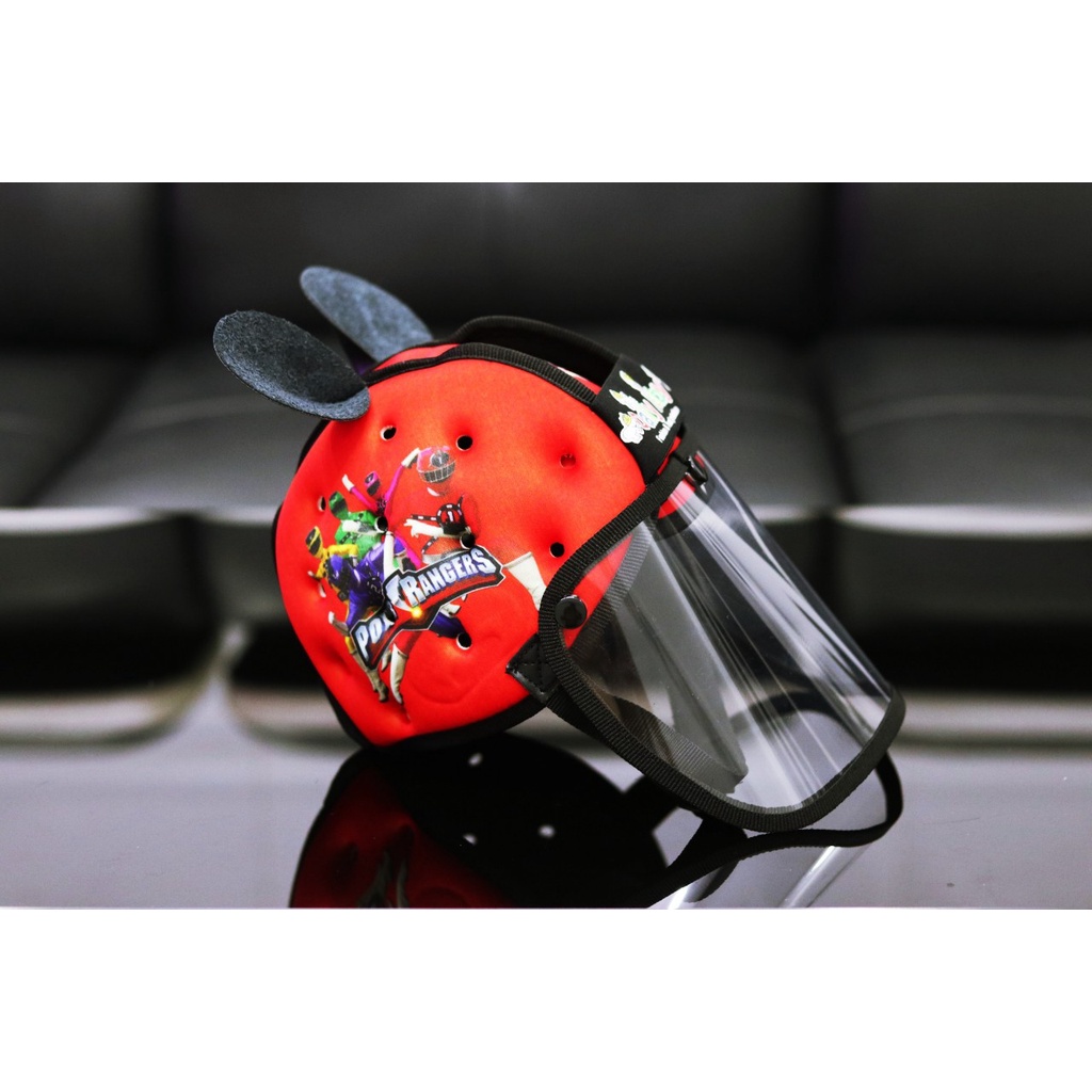 Kính thay thế mũ bảo hiểm bé tập đi cho bé .