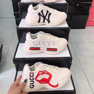 Giầy thể thao ( mèo lườii