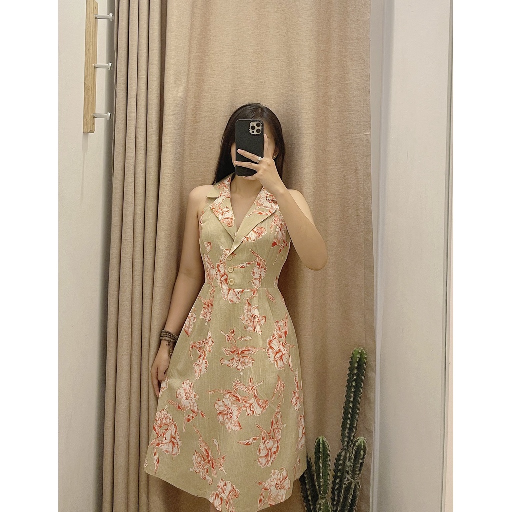 Đầm WARE HOUSE cổ vest hoa 3 nút 2M