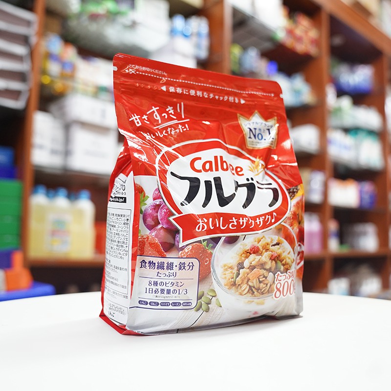 Date T1/2024 Ngũ cốc calbee 800g màu đỏ trắng nâu - Nội địa Nhật Bản