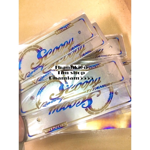 Bảng tên Titan Scoopy Kèm ốc thường Inox