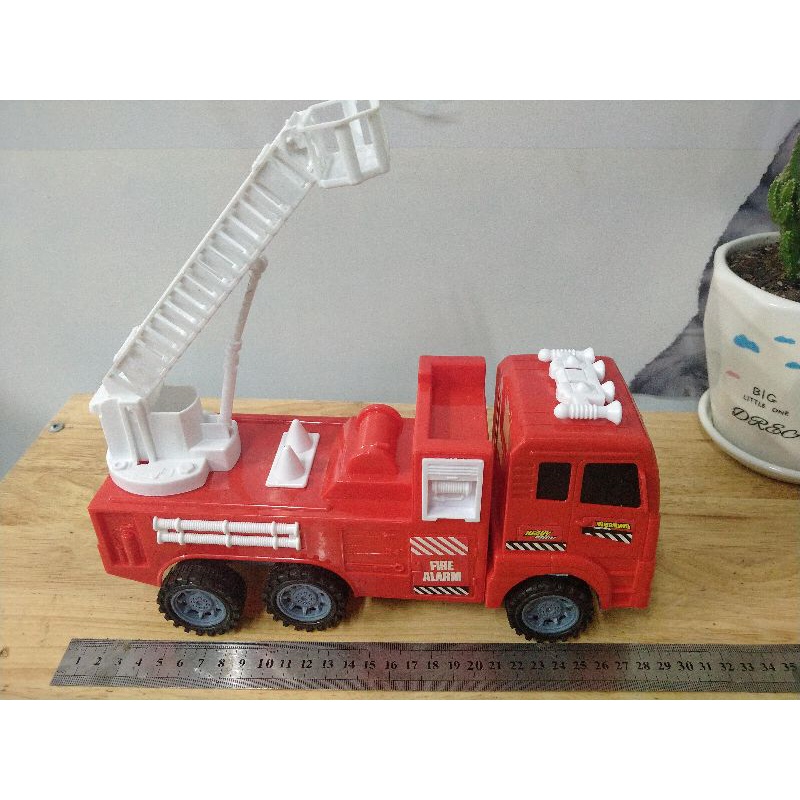Xe Cứu Hoả Có Thang Gấp cỡ Lớn 26cm Cho Bé