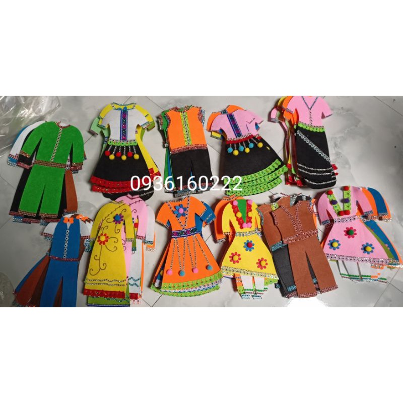 Trang phục dân tộc dài 30cm