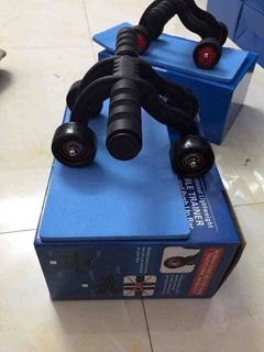 Con lăn tập cơ bụng