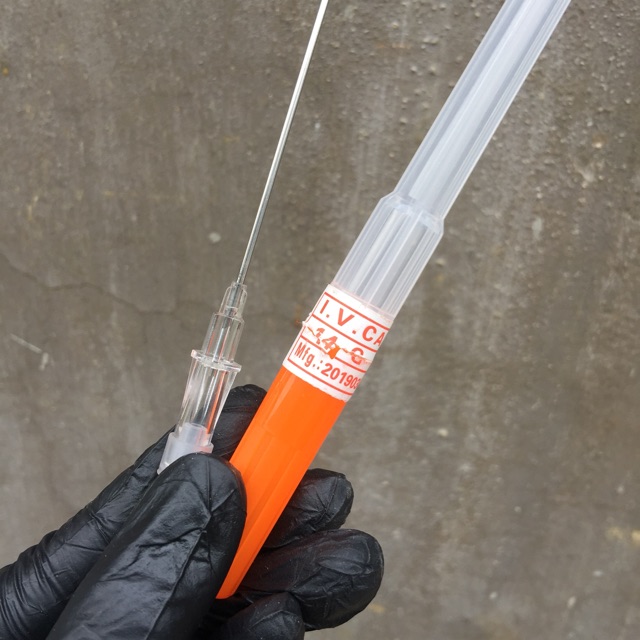 Kim xỏ khuyên dùng 1 lần an toàn JOLLY