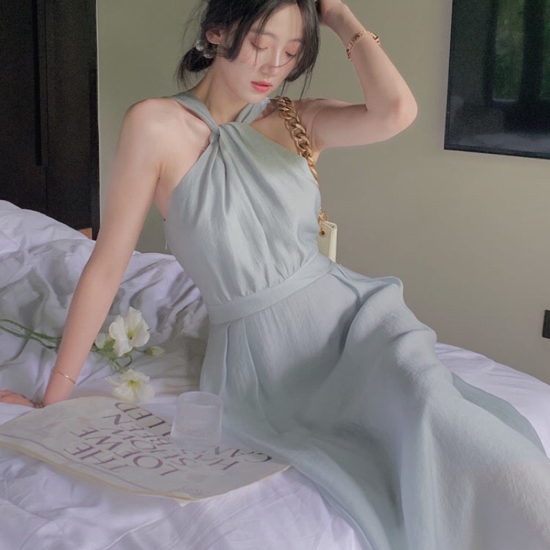 Đầm cao cấp chéo cổ hở vai dáng dài phong cách nhẹ nhàng xinh xắn nàng thơ dành cho nữ