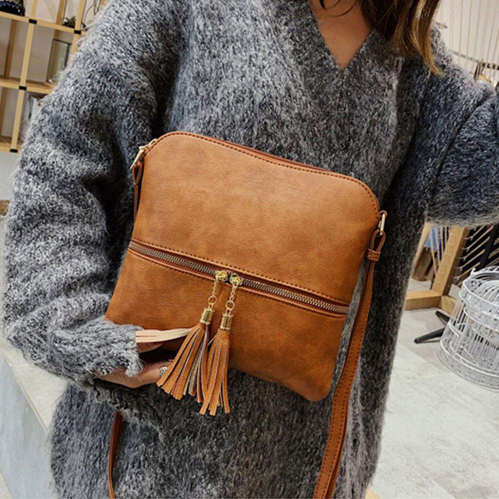 Túi Xách Da PU Kẹp Nách Phối Tua Rua Thời Trang Cho Nữ