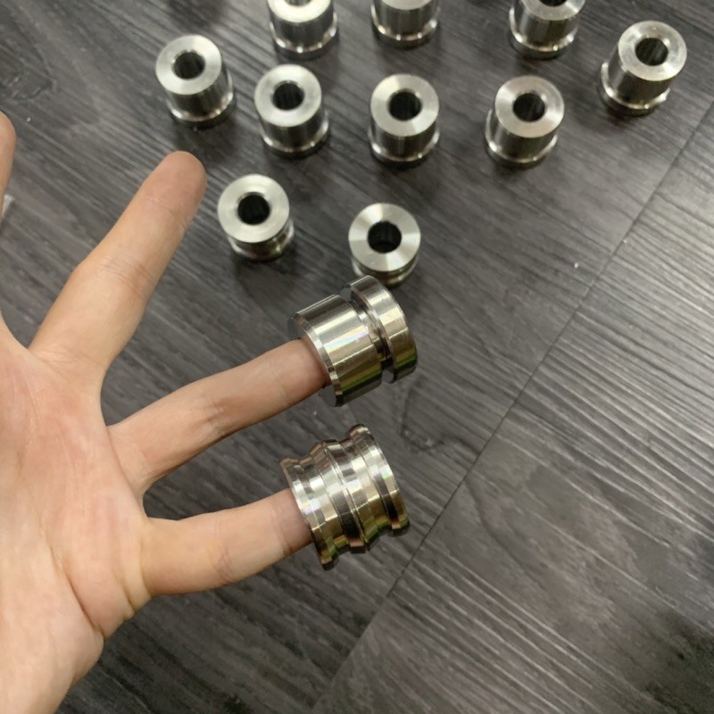 Canh bánh trước sau inox Ex 2010