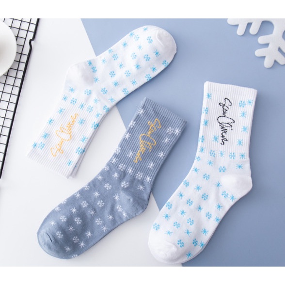 Vớ Frozen cao cổ Nam Nữ phong cách thể thao, trẻ trung, năng động.