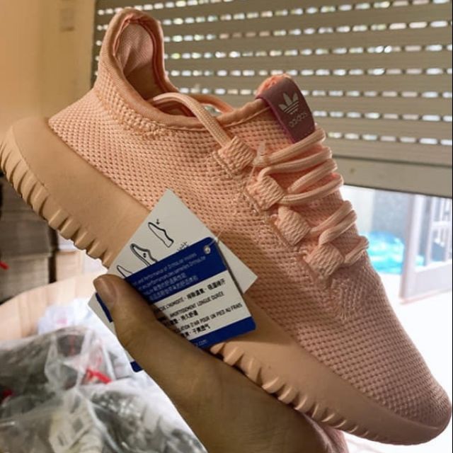 Giầy Adidas nữ, kiểu dáng đẹp, sắc nét, đi êm chân, đảm bảo chất lượng được xem trước khi thanh toán.....sỉ lẻ toàn quốc