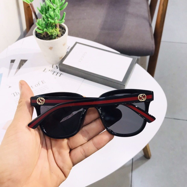 ❌POSHOP❌MẮT KÍNH NỮ ĐEN TRÒN GỌNG SỌC ĐỎ GC THỜI TRANG SÀNH ĐIỆU HOT TREND HOT TREND | BigBuy360 - bigbuy360.vn