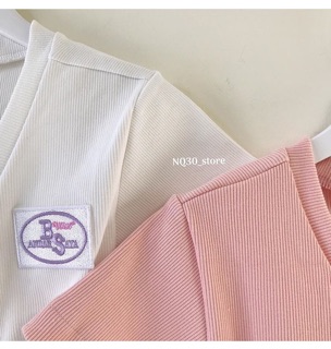 👽Croptop Cổ V Gài Nút Logo