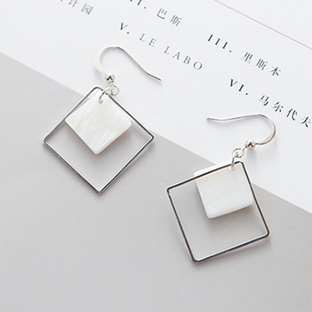 Đôi bông tai họa viết hình vuông thời trang cho nữ