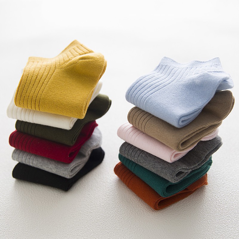 Vớ len có màu sắc xinh xắn kẻ sọc dọc 22237