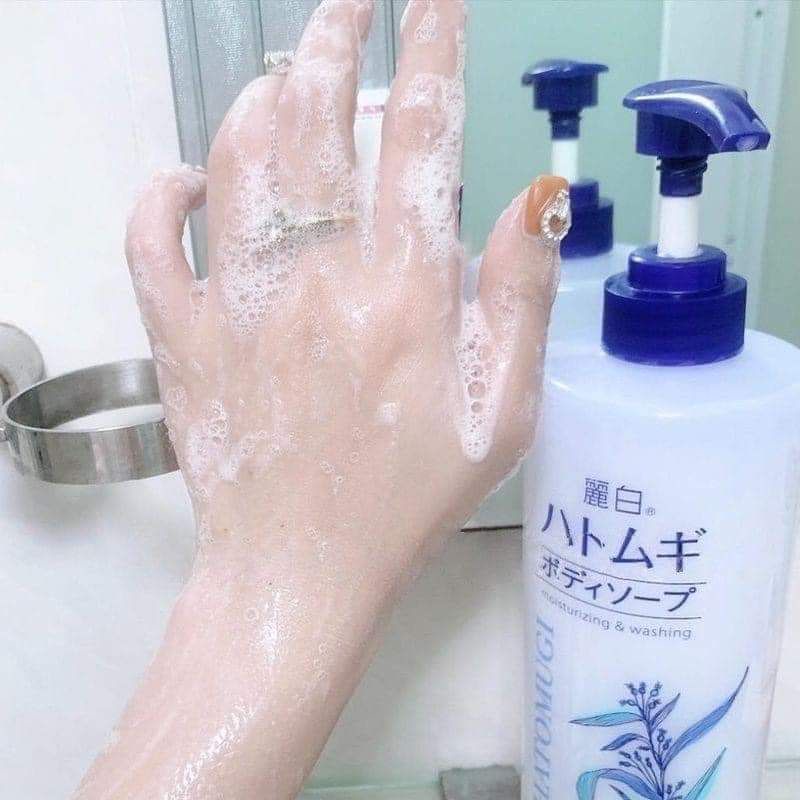 Sữa Tắm Hatomugi Trắng Da Dưỡng Ẩm Nhật Bản 800ml