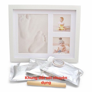 khung ảnh in dấu chân tay bé