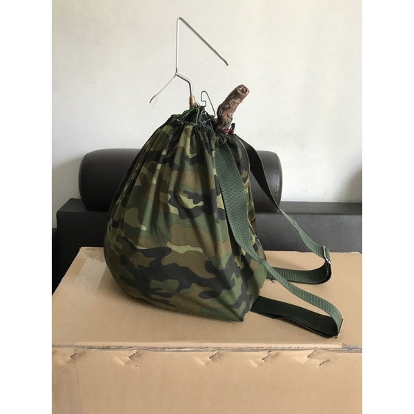 Áo lụp balo cu gáy