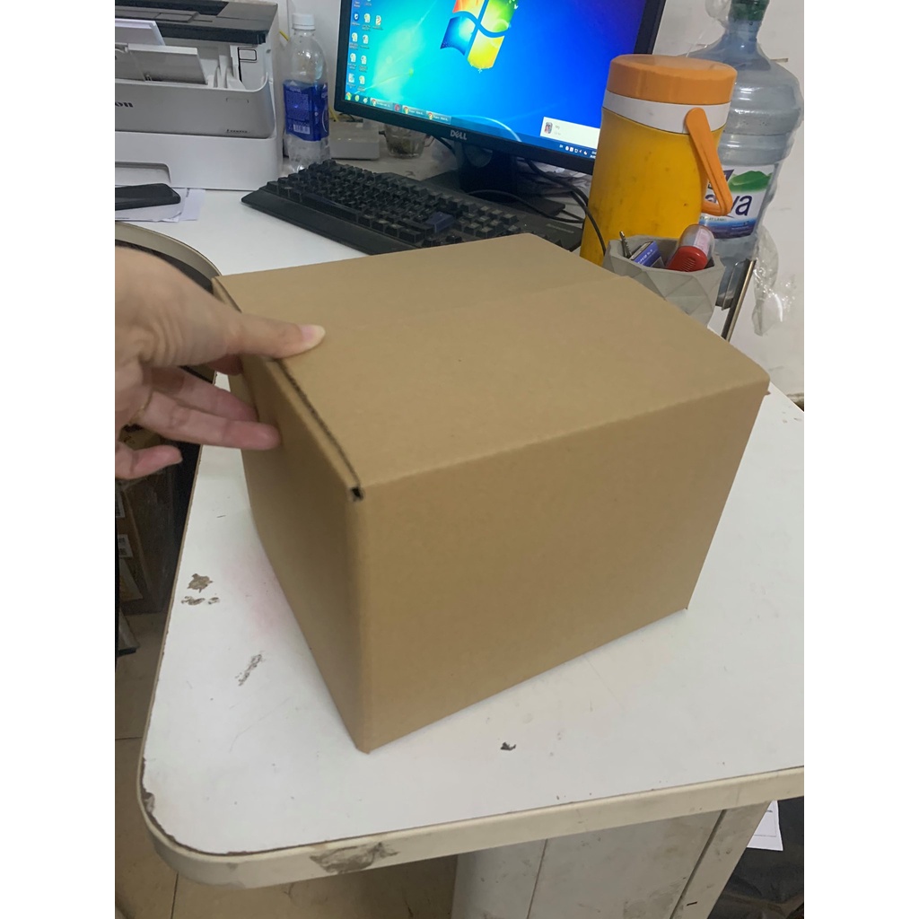 Q12 - 1 Hộp Carton 20x20x15 Cm
