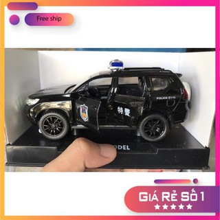MÔ HÌNH XE Ô TÔ Cảnh Sát bằng Kim Loại tỷ lệ 1:32, Xe đồ chơi mở được cửa, có còi hú và đèn cho bé