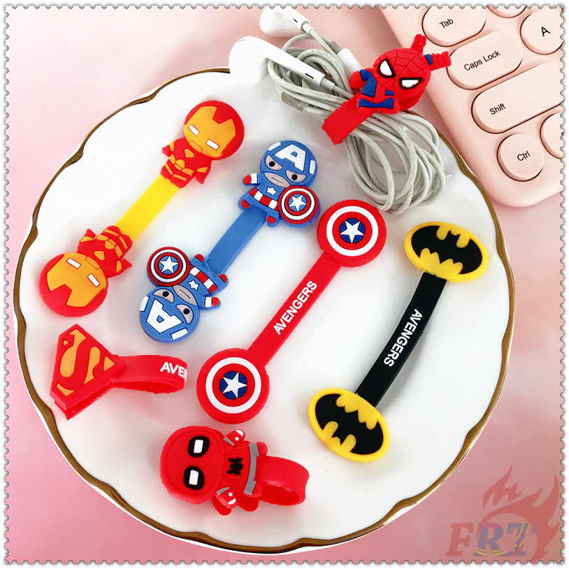 ◐ Máy Cuốn Dây Cáp Siêu Anh Hùng Marvel &amp; DC ◑ 1 Phụ Kiện Giữ Dây Cáp Tai Nghe Gọn Gàng Bằng Silicon Hình Iron Man / Captain American / Spider Man / Batman / Superman / Deadpool Hoạt Hình
