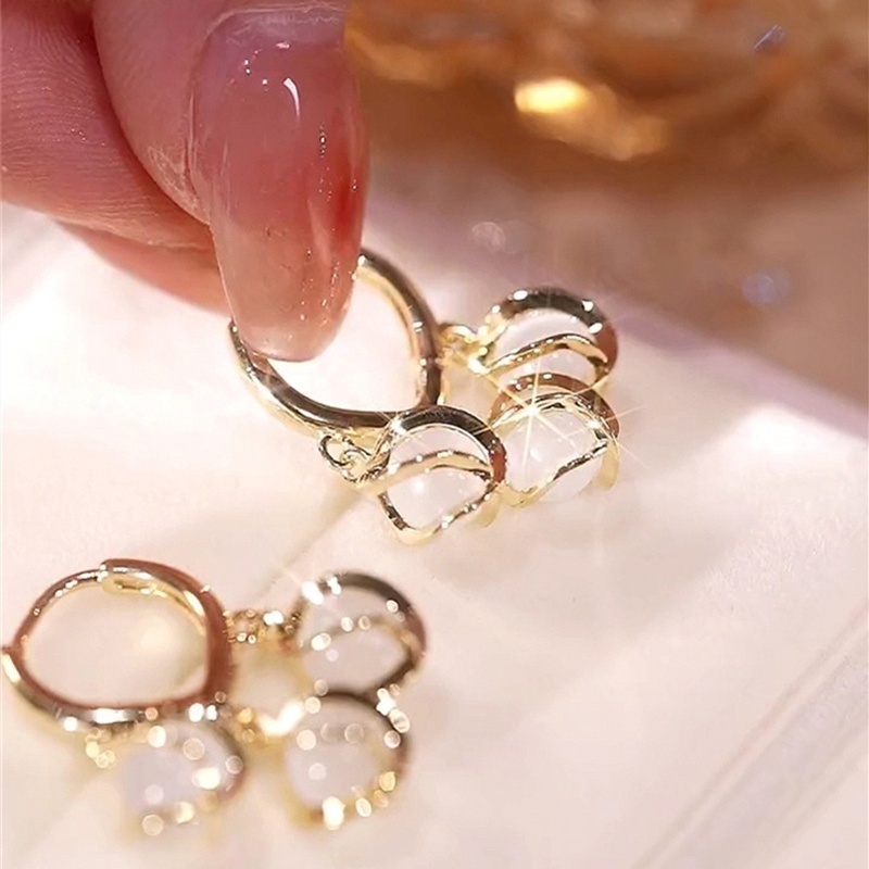 Bông Tai Hình Dấu Chân Mèo Đính Đá Opal Thời Trang Hàn Quốc