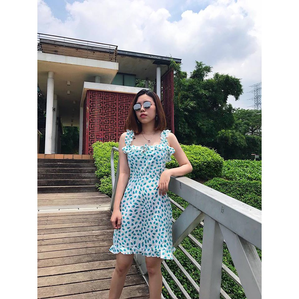 Đầm vai bèo giọt lệ