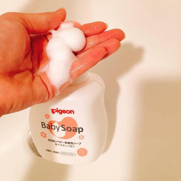 PIGEON- Sữa tắm gội dạng bọt Baby Soap 2-in-1 (500ml)CHÍNH HÃNG  giúp mang lại làn da mịn màng và mái tóc mềm mại