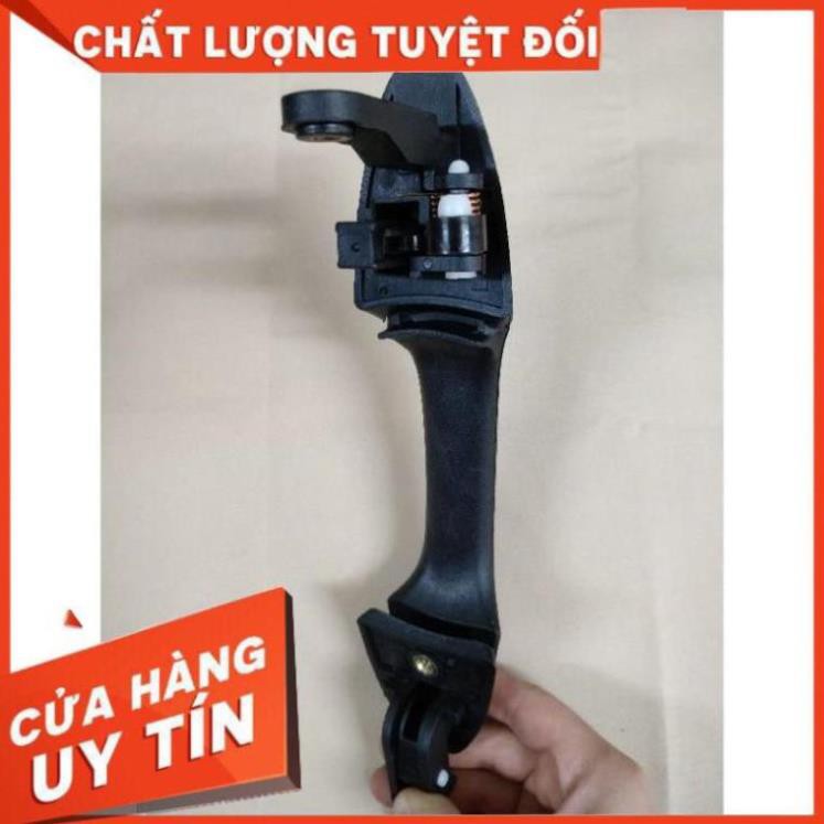 Tay mở cửa ngoài của Thaco Towner 950kg