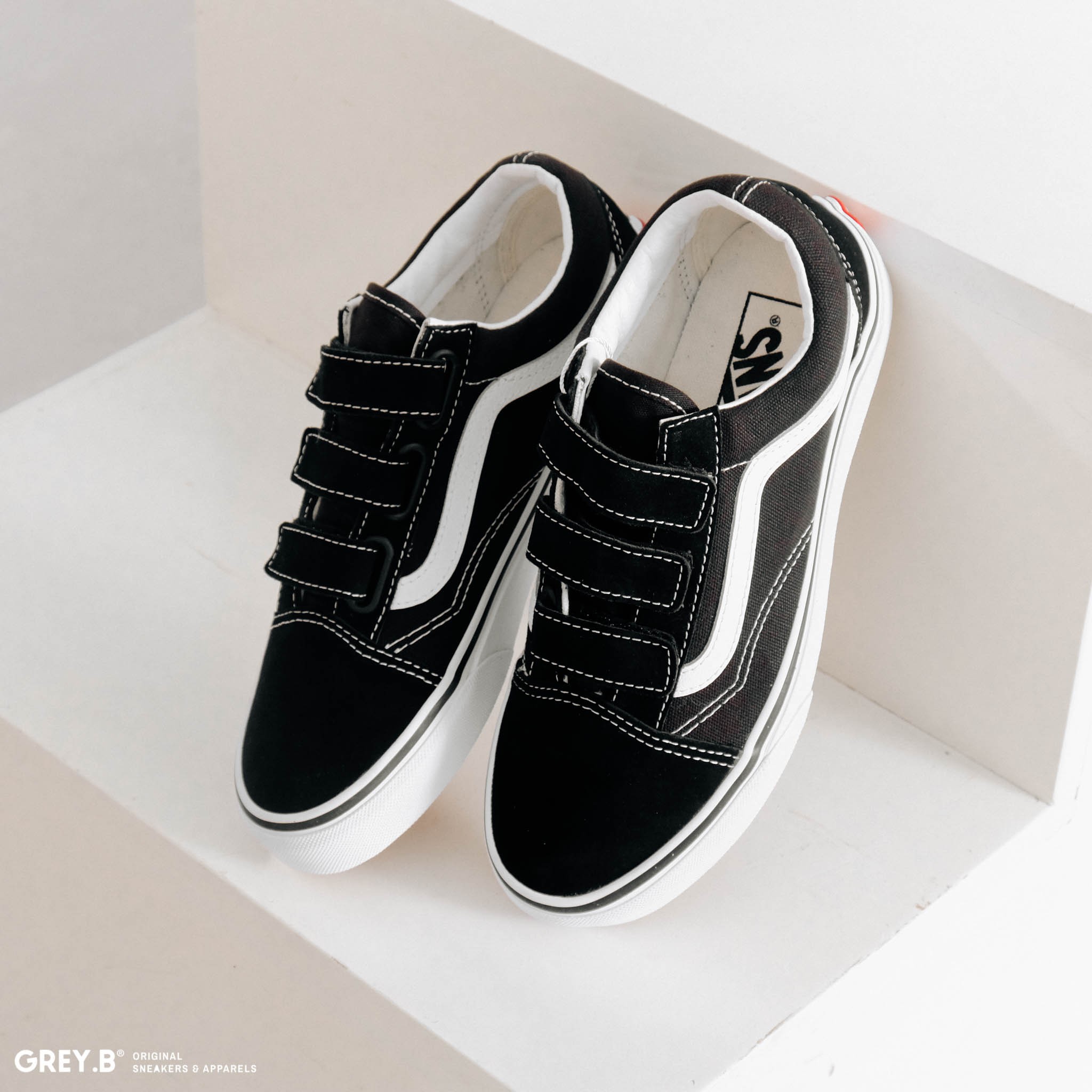 Giày Sneakers Vans Old Skool V Màu Đen Trắng