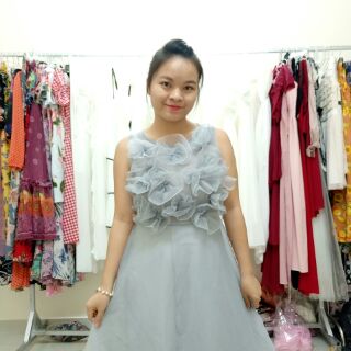 Đầm xòe đính hoa xinh xắn