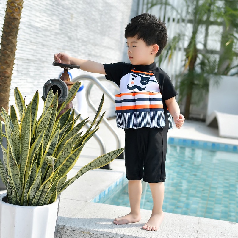 Bộ Đồ Bơi Liền Thân Tay Ngắn Kèm Mũ Dành Cho Bé Trai