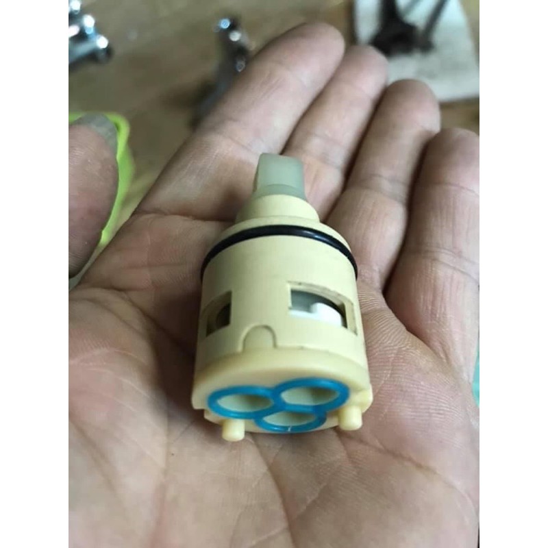 Lõi chia nước sen cây