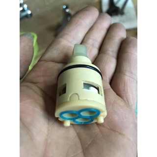 Lõi chia nước sen cây
