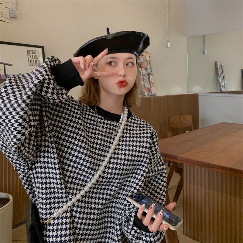 Áo sweater dài vừa họa tiết Houndstooth lót nhung thời trang thu đông phong cách cho nữ
